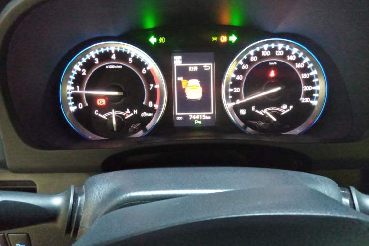 Used Toyota Highlander 2018 2.0T Four-Wheel Drive Luxury Version 7 Seats China VI Standard