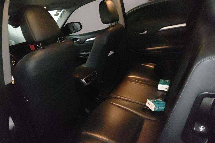 Used Toyota Highlander 2018 2.0T Four-Wheel Drive Luxury Edition 7 Seats China V Emission Standard
