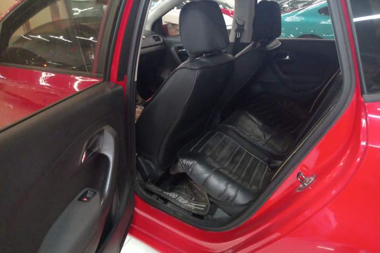 Used Volkswagen Polo 2016 1.6L Automatic Comfort Model