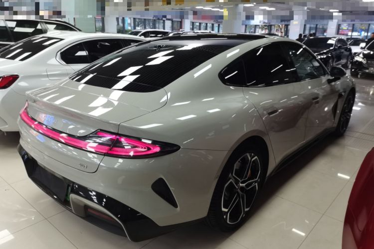 Used  SU7 2024 Rear-Drive Long-Range Intelligent Driving Version
