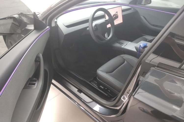 Used Tesla Model 3 2025 Rear-Wheel-Drive Version
