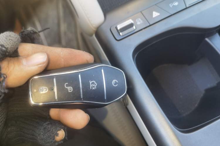 Used BYD Yuan UP 2025 Intelligent Driving Version 401 km Leading Edition
