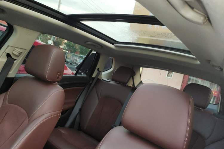 Used Buick Envision 2016 20T Two-Wheel-Drive Elite Model
