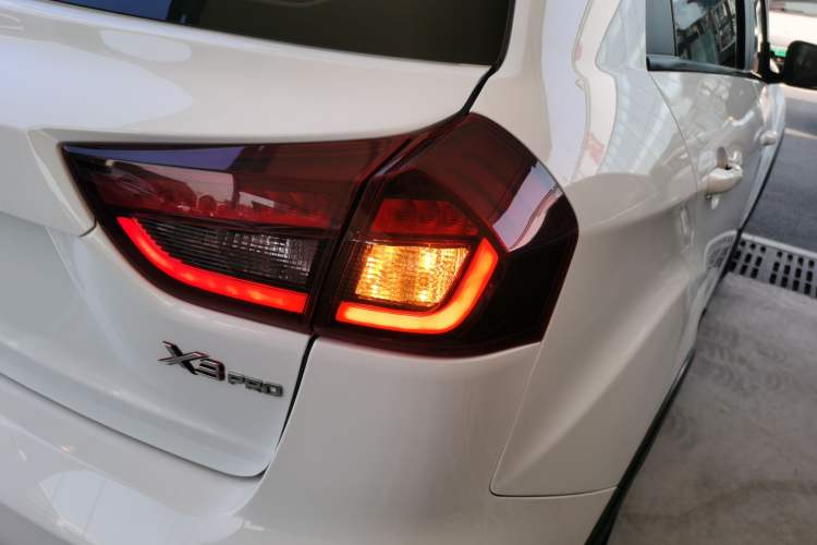 Used Geely Auto Vision X3 2021 PRO 1.5L Manual Elite Model