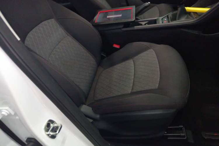 Used Roewe i5 2023 1.5L Manual Comfort Edition
