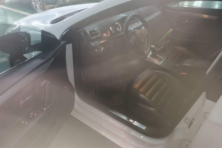 Used Volkswagen FAW-Volkswagen CC 2018 2.0 TSI Luxury Model
