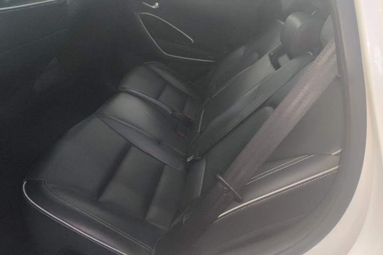 Used Hyundai Santa Fe 2017 2.4L Automatic Two-Wheel Drive Smart Version 5 Seats
