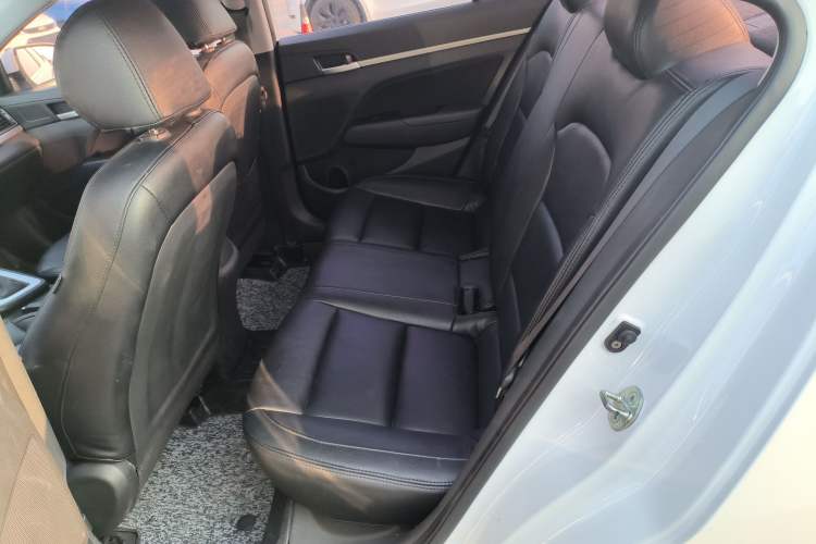 Used Hyundai Elantra 2016 1.6L Automatic ZhiXuan – Elite Version