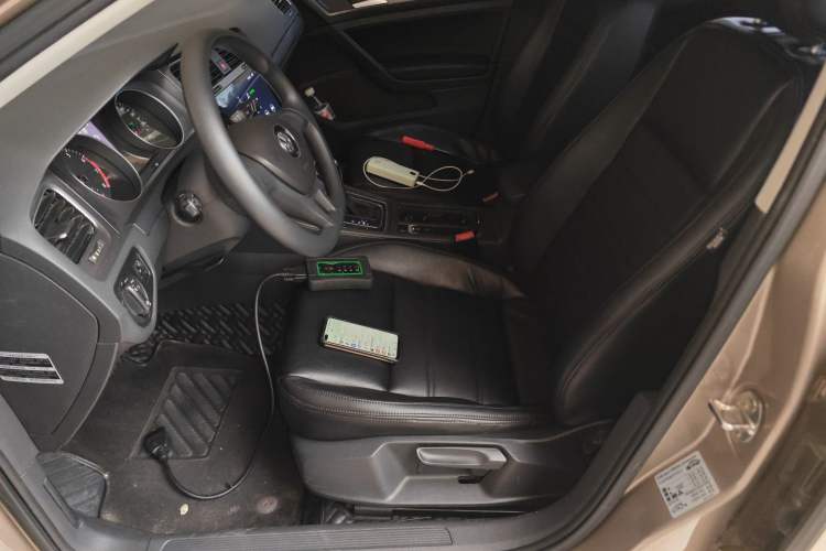 Used Volkswagen Golf 2016 1.6L Automatic Fashion Model