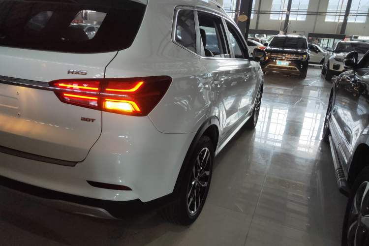 Used Roewe RX5 2016 20T Two-Wheel Drive Automatic Internet Smart Edition
