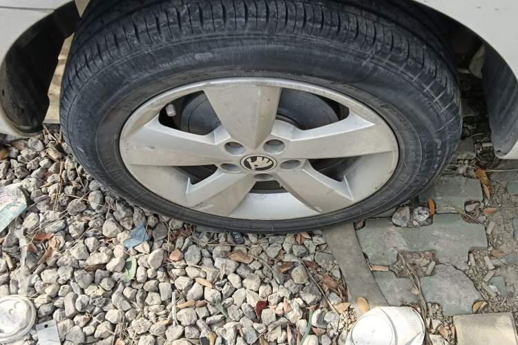 Used Skoda Rapid 2016 1.6L Manual Front-Wheel-Drive Version
