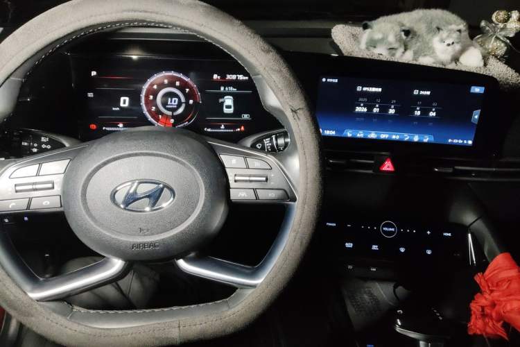 Used Hyundai Elantra 2021 1.5L CVT LUX Prestige Edition
