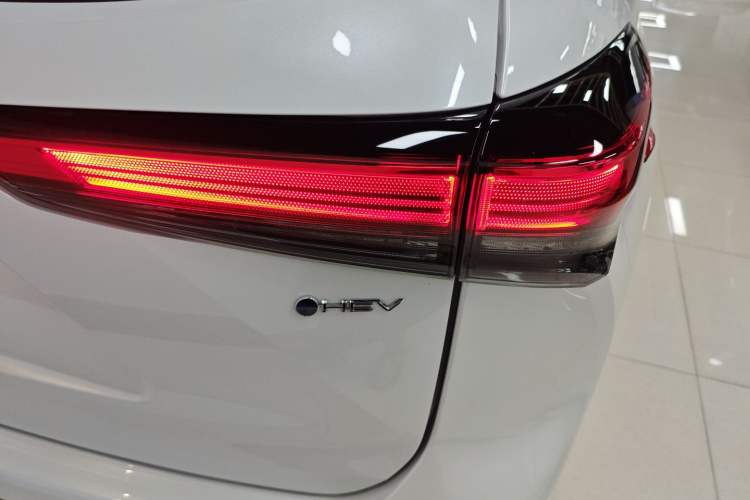 Used Toyota Highlander 2024 2.5L Smart Electric Hybrid Dual-Motor Two-Wheel-Drive Elite Edition 5 Seats
