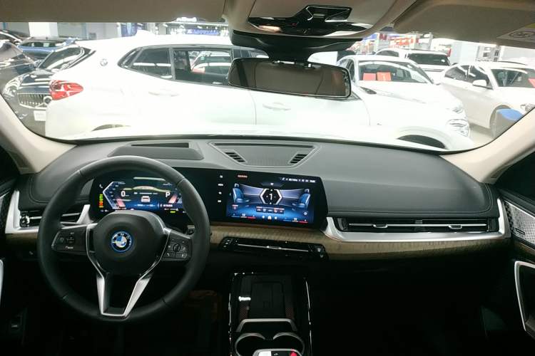 Used BMW iX1 2023 xDrive30L X Design Package
