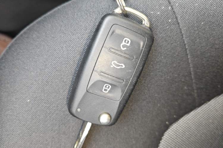 Used Volkswagen Jetta 2015 Value Edition 1.6L Manual Fashionable Style
