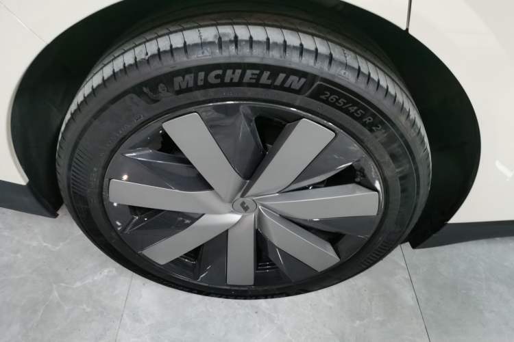 Used Li Auto Li Auto i6 2025 Model Four-Wheel-Drive Standard Type