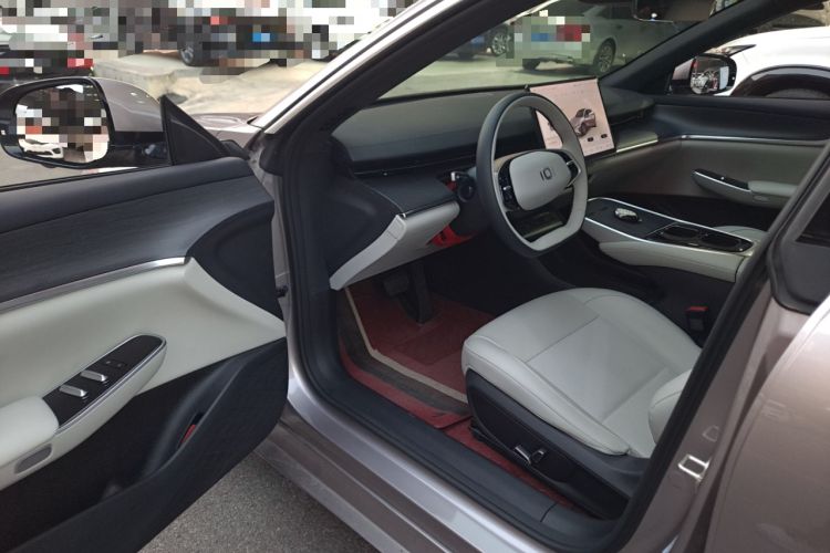 Used  A07 2025 All-Electric "Real Bargain" 525 Luxury Model
