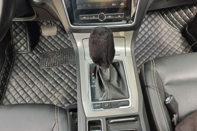 Used Roewe RX5 2020 20T Automatic 4G Connected Million Edition
