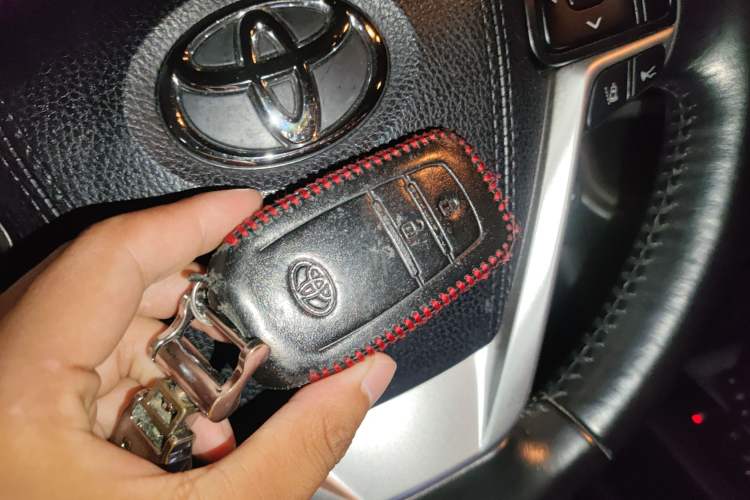 Used Toyota Highlander 2018 2.0T Four-Wheel Drive Luxury Edition 7 Seats China V Emission Standard
