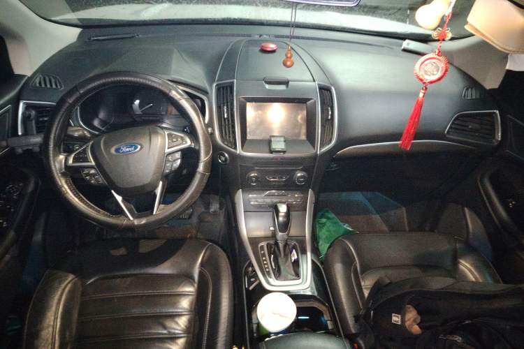 Used Ford Edge 2015 2.0T GTDi Two-Wheel-Drive High-Line Version