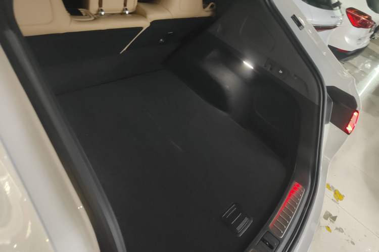 Used Hima Luxeed R7 2024 All-Electric 802 km Max
