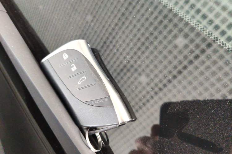 Used Lexus ES 2023 200 Excellence Edition