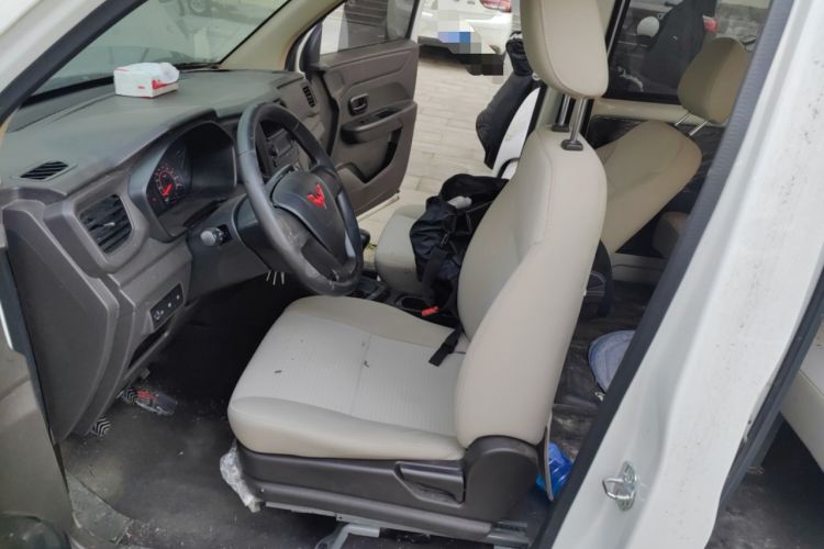 Used Wuling Hongguang V 2019 1.5L Enjoyment Version China VI LAR