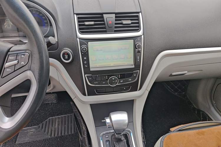 Used Geely Auto Emgrand 2014 Sedan 1.5L CVT Elite Model
