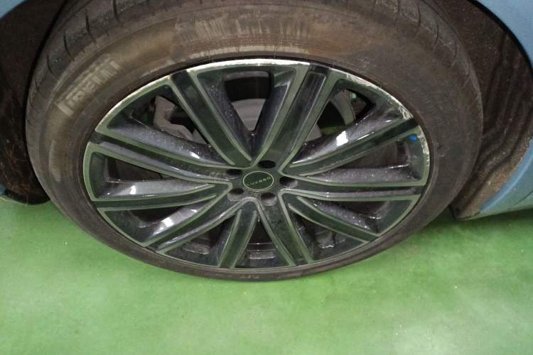 Used Hima Luxeed R7 2024 All-Electric 667 km Max
