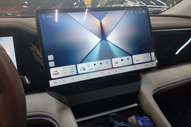 Used BYD Xia 2025 DM-i 1.5T 180km Beyond Edition
