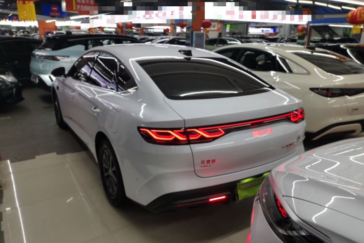 Used BYD Qin L 2025 DM-i Smart Drive 80KM Leading Model
