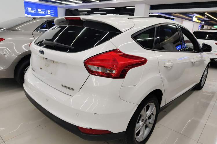 Used Ford Focus 2018 Hatchback Classic 1.6L Automatic Comfort Plus SmartDrive Edition
