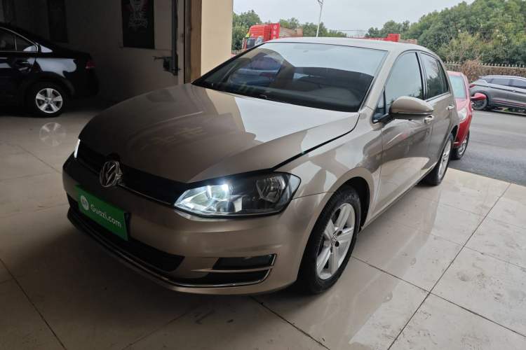 Used Volkswagen Golf 2016 1.6L Automatic Fashion Model