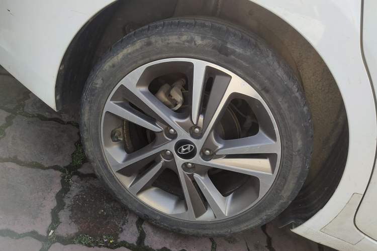 Used Hyundai Elantra 2016 1.6L Automatic ZhiXuan – Elite Version