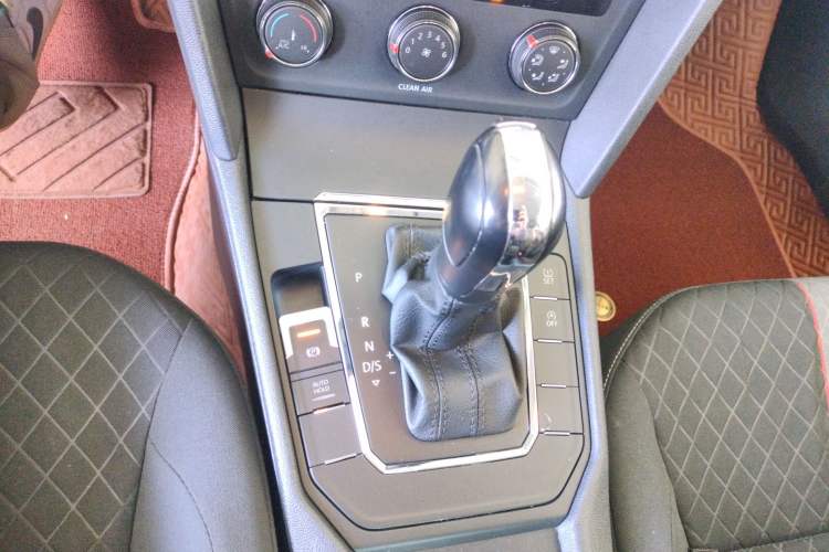 Used Volkswagen Lamando 2019 230TSI DSG Fashion Edition China VI
