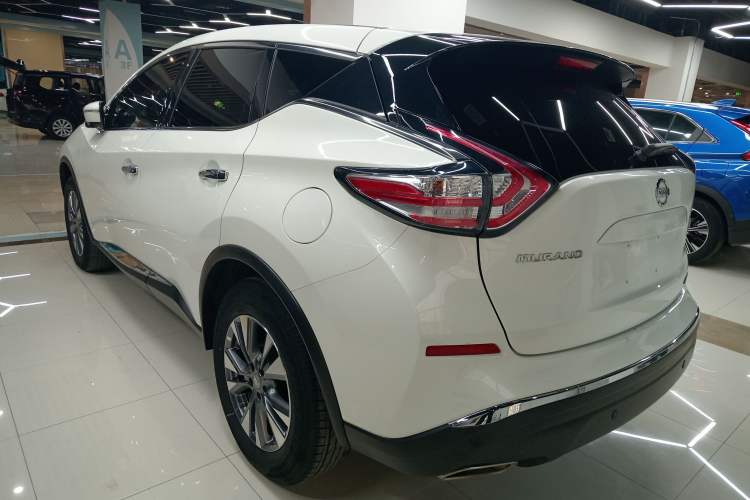 Used Nissan Murano 2021 2.5L XL Two-Wheel Drive Smart Connect Luxury Edition
