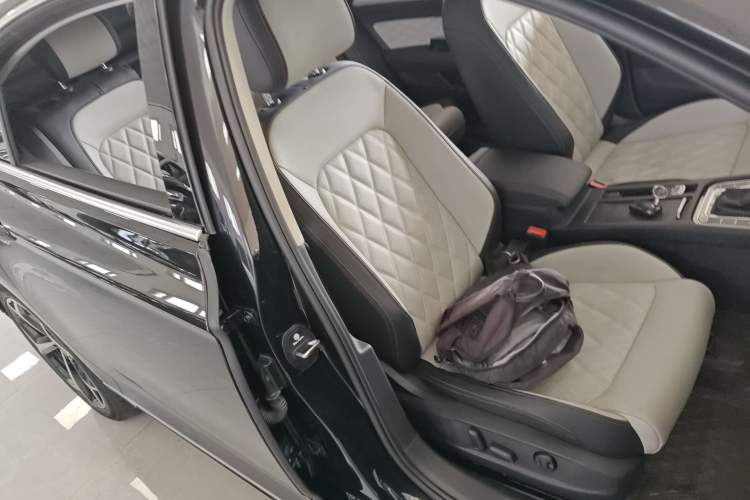 Used Volkswagen Magotan 2023 2 Million Units Commemorative Edition 330TSI DSG Luxury Version
