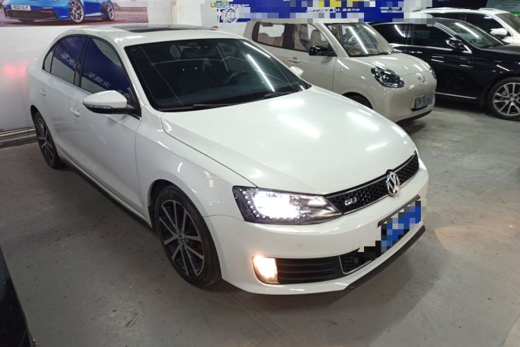 Used Volkswagen Sagitar 2013 2.0 TSI GLI
