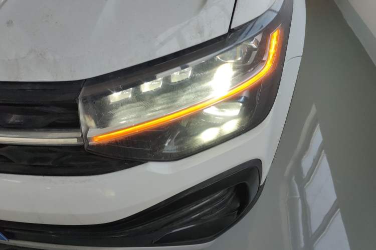 Used Volkswagen Tharu 2024 300TSI Two-Wheel-Drive Moon Luxury Edition