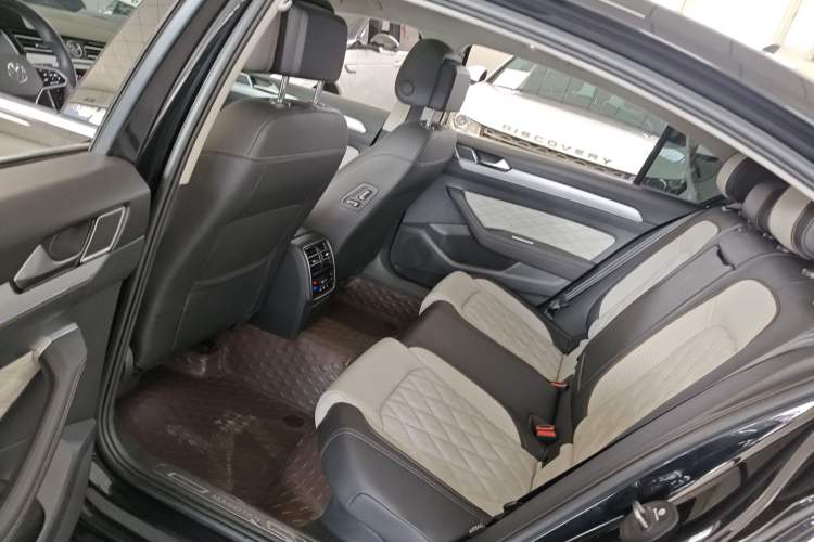 Used Volkswagen Magotan 2023 2 Million Units Commemorative Edition 330TSI DSG Luxury Version
