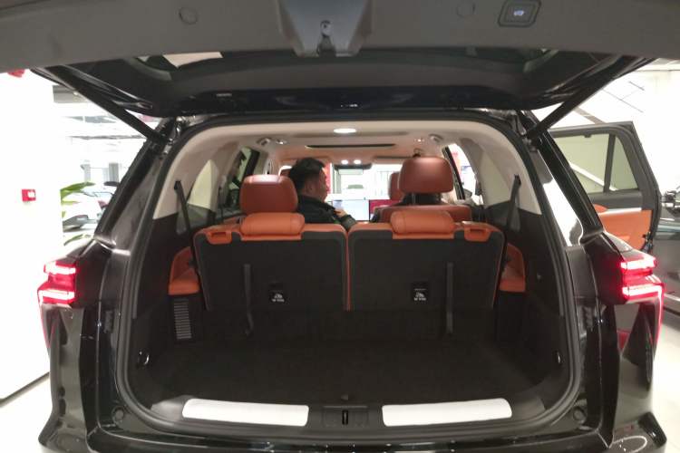 Used Wey Lanshan 2025 Four-Wheel Drive Max
