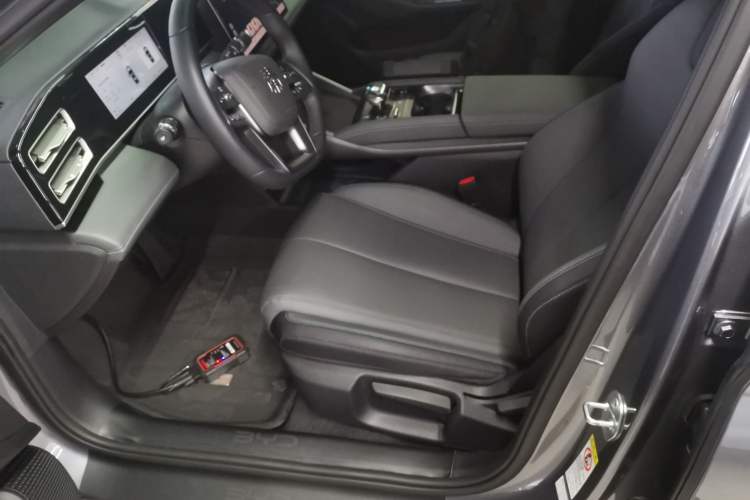 Used BYD Qin L 2025 DM-i Smart Drive 80KM Leading Model
