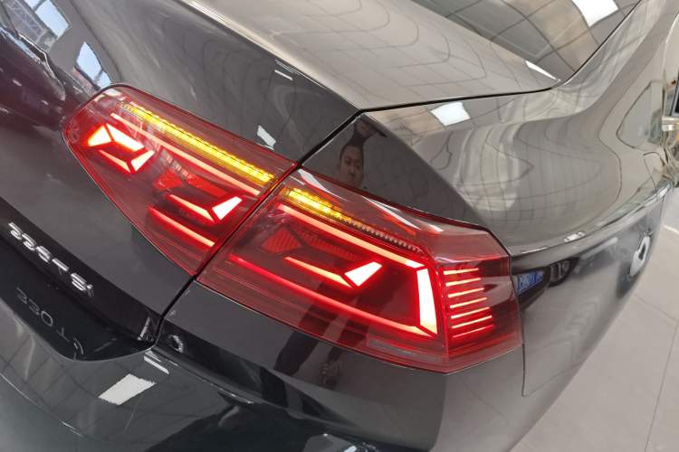 Used Volkswagen Magotan 2023 2 Million Units Commemorative Edition 330TSI DSG Luxury Version
