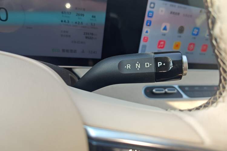 Used Roewe D7 2023 DMH 125km Flagship Edition
