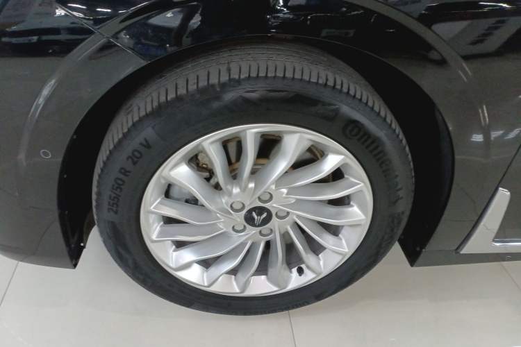 Used VOYAH Dream 2024 PHEV Extended-Range Premium Edition
