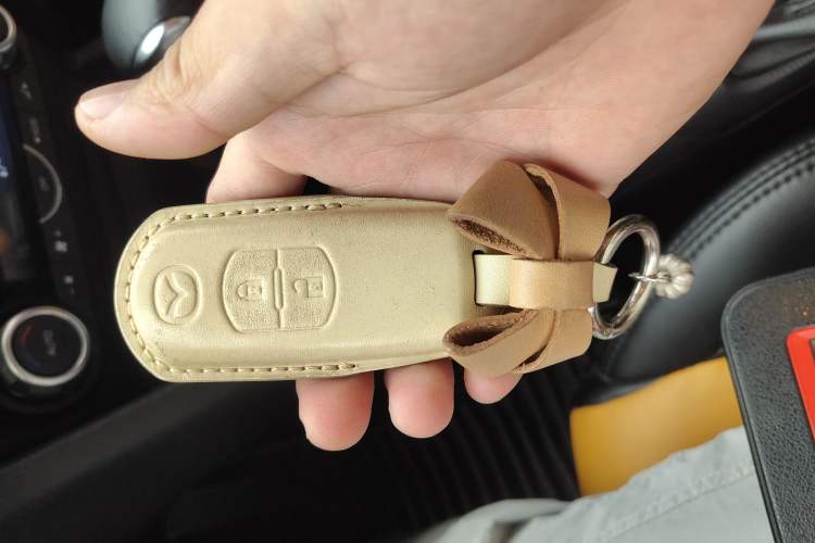 Used Mazda Mazda 3 Axela 2014 Hatchback 1.5L Automatic Luxury Model
