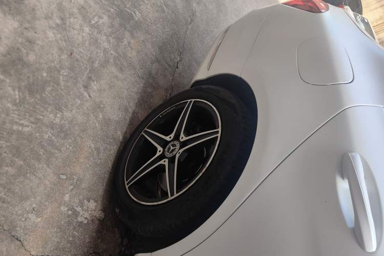 Used Mercedes-Benz C-Class 2015 C 200 L