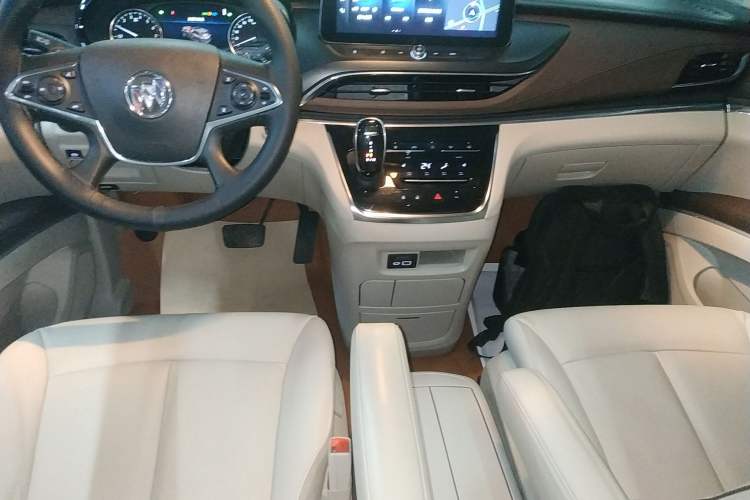 Used Buick GL8 2020 Land Business Class 652T Luxury Model
