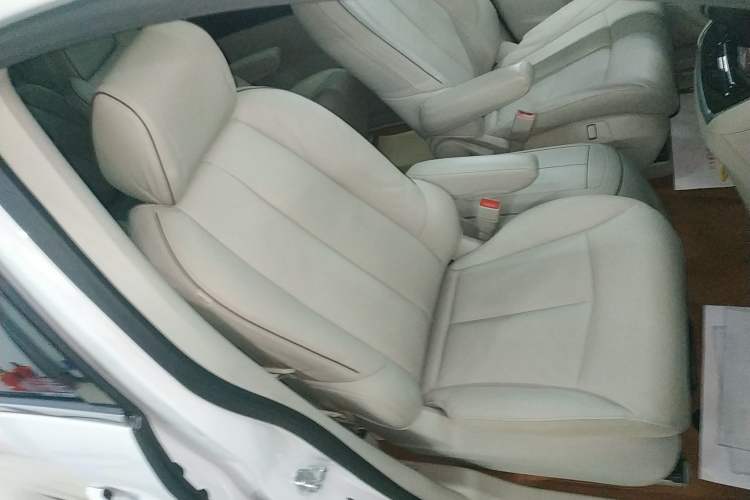 Used Buick GL8 2020 Land Business Class 652T Luxury Model
