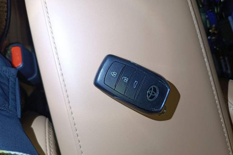 Used Toyota Camry 2024 Dual-Motor 2.0 HG Premium Edition
